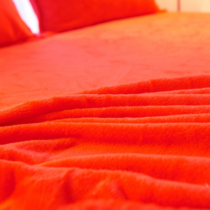 91家纺网 家纺一手货源 找家纺 简爱家纺 2025新款纯色法莱绒单床笠 大红