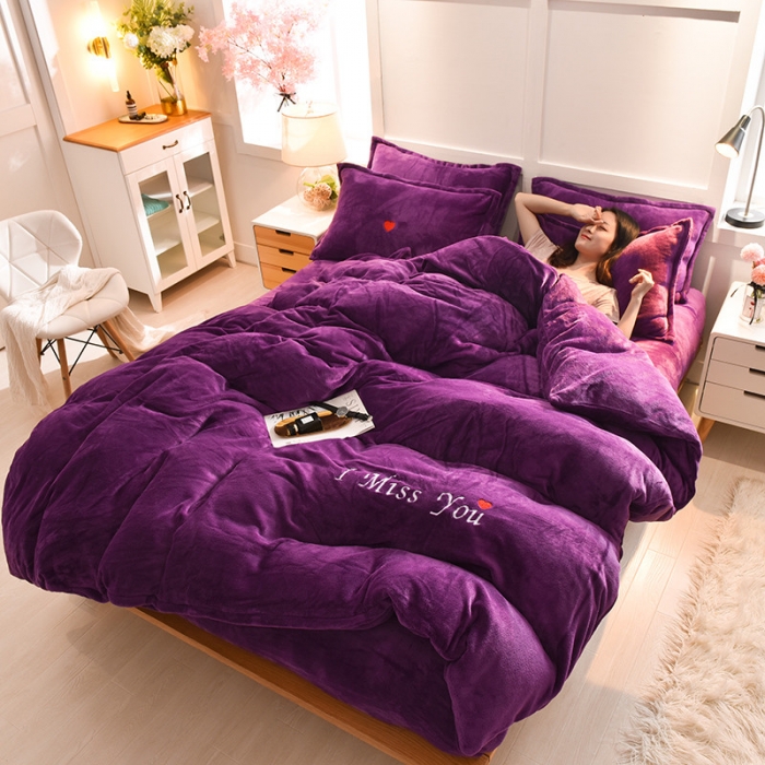 91家纺网 家纺一手货源 找家纺 简爱 2020新款双面法莱绒刺绣四件套 绒miss-深紫