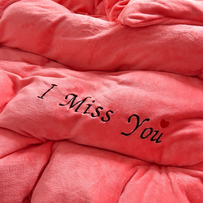 91家纺网 家纺一手货源 找家纺 简爱 2020新款双面法莱绒刺绣四件套 绒miss-夕阳红