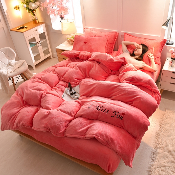 91家纺网 家纺一手货源 找家纺 简爱 2020新款双面法莱绒刺绣四件套 绒miss-夕阳红