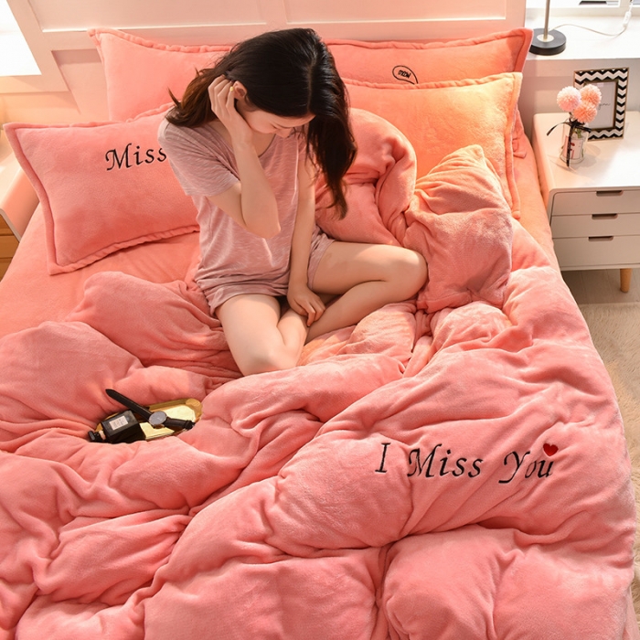 91家纺网 家纺一手货源 找家纺 简爱 2020新款双面法莱绒刺绣四件套 绒miss-玉色