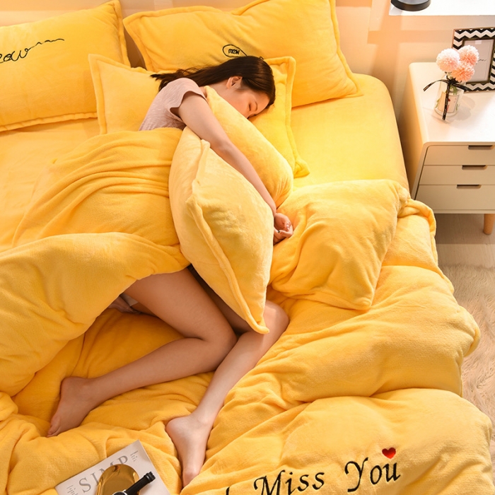 91家纺网 家纺一手货源 找家纺 简爱 2020新款双面法莱绒刺绣四件套 绒miss-鹅黄