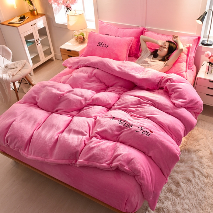 91家纺网 家纺一手货源 找家纺 简爱 2020新款双面法莱绒刺绣四件套 绒miss-粉红