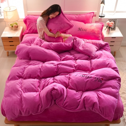 91家纺网 家纺一手货源 找家纺 简爱 2020新款双面法莱绒刺绣四件套 绒miss-玫红