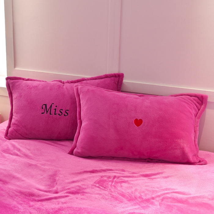 91家纺网 家纺一手货源 找家纺 简爱 2020新款双面法莱绒刺绣四件套 绒miss-玫红