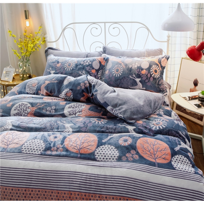 91家纺网 家纺一手货源 找家纺 青竹苑 2018-7D雕花水晶绒四件套 快乐森林-灰