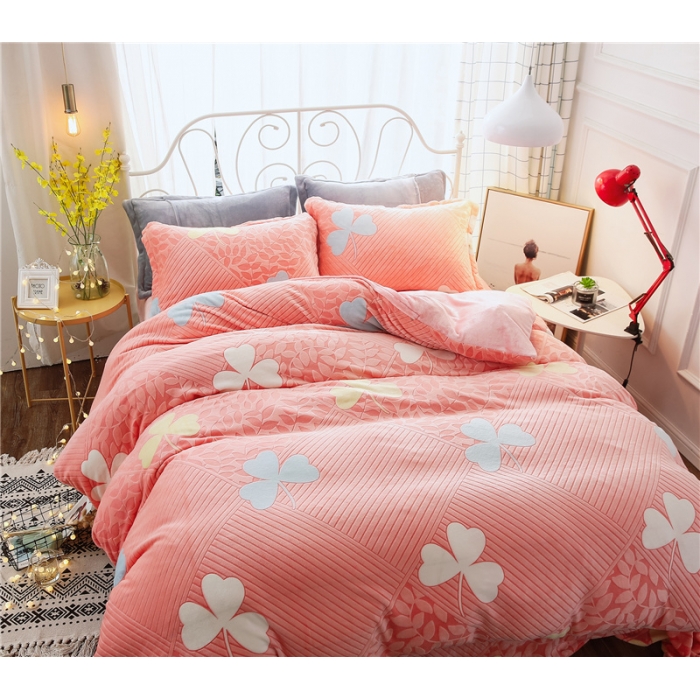 91家纺网 家纺一手货源 找家纺 青竹苑 2018-7D雕花水晶绒四件套 三叶草-玉