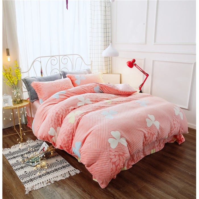 91家纺网 家纺一手货源 找家纺 青竹苑 2018-7D雕花水晶绒四件套 三叶草-玉