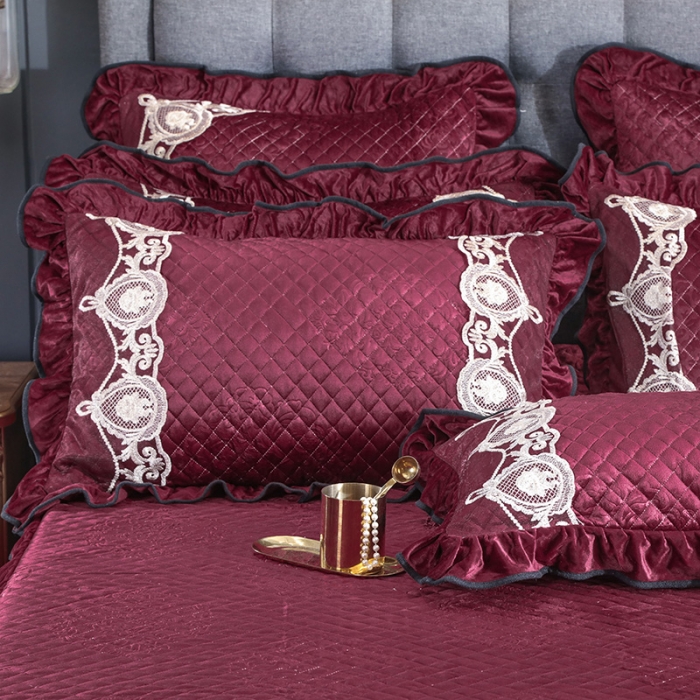 91家纺网 家纺一手货源 找家纺 福丽莱家纺 2019新款水晶绒床裙四件套 酒红