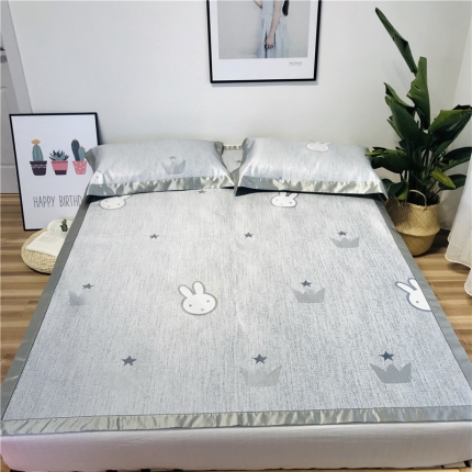 91家纺网 家纺一手货源 找家纺 本希 2019年水洗养生席提花单席款 兔宝宝-蓝