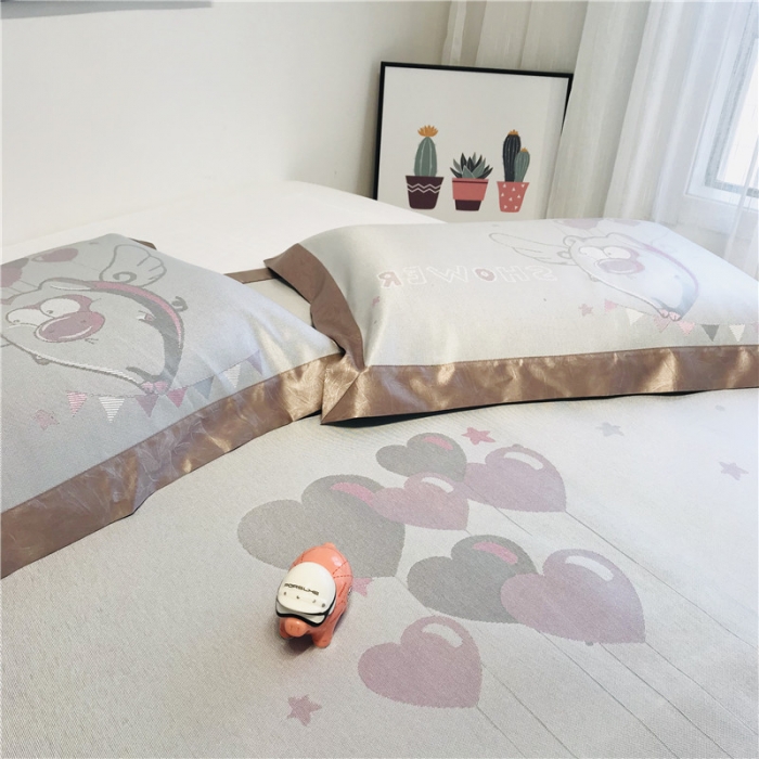 91家纺网 家纺一手货源 找家纺 本希 2019年水洗养生席提花单席款 飞天小猪-粉