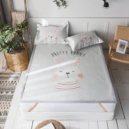 91家纺网 家纺一手货源 找家纺 本希 数码印花水洗养生席三件套 萌兔团团