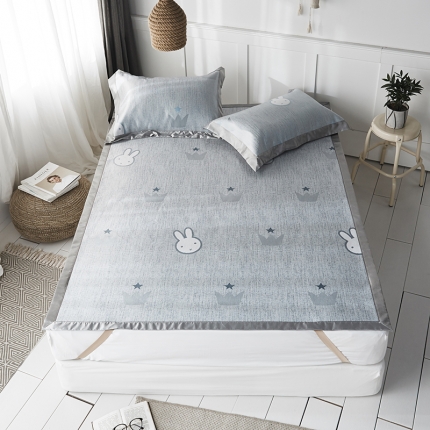 91家纺网 家纺一手货源 找家纺 本希 提花水洗养生席三件套 兔宝宝-兰