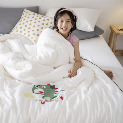 91家纺网 家纺一手货源 找家纺 （总）本希 2019秋冬木本系列大豆亲肤被