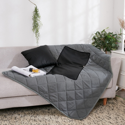 91家纺网 家纺一手货源 找家纺 逸尚阁 皮款纯色抱枕被 黑色