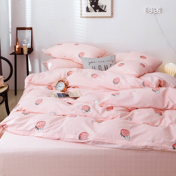 91家纺网 家纺一手货源 找家纺 沐棉2019新款13370小卡通小清新四件套床单款 甜心草莓