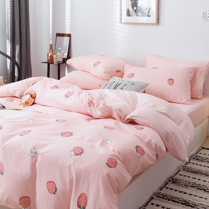91家纺网 家纺一手货源 找家纺 沐棉2019新款13370小卡通小清新四件套床单款 甜心草莓