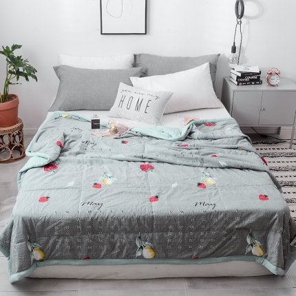 91家纺网 家纺一手货源 找家纺 珺柔 2019水洗印花夏凉被  草莓蓝