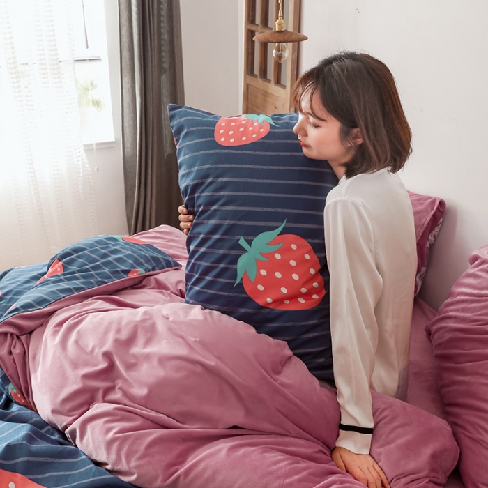 91家纺网 家纺一手货源 找家纺 珺柔-2019秋冬棉加绒四件套 大草莓