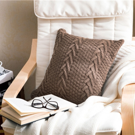91家纺网 家纺一手货源 找家纺 暖绵绵家纺 V形靠枕腈纶靠枕套针织靠枕抱枕靠垫不含芯咖啡色