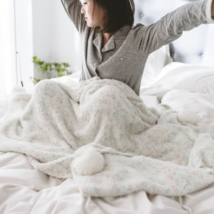 91家纺网 家纺一手货源 找家纺 暖绵绵家纺 柔软舒适球毯秋冬针织毯子软绵绵线毯布莱维克