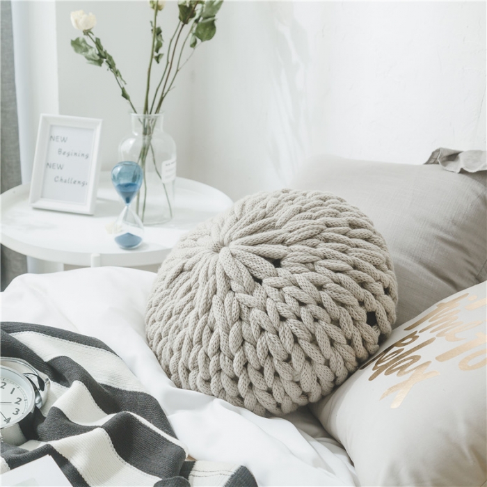 91家纺网 家纺一手货源 找家纺 暖绵绵家纺 索菲亚圆枕手工针织靠枕抱枕靠垫含芯 灰色