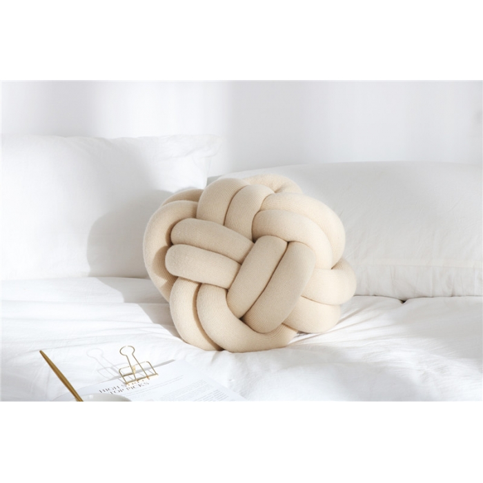 91家纺网 家纺一手货源 找家纺 暖绵绵 工艺枕装饰手工针织靠枕抱枕靠垫艾伦系列白色