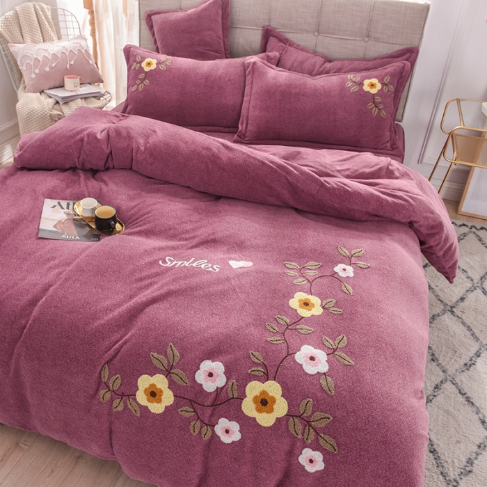 91家纺网 家纺一手货源 找家纺 （总）梵克保罗 2020新款牛奶绒宝宝绒毛巾绣四件套