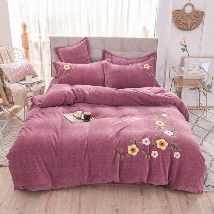 91家纺网 家纺一手货源 找家纺 （总）梵克保罗 2020新款牛奶绒宝宝绒毛巾绣四件套