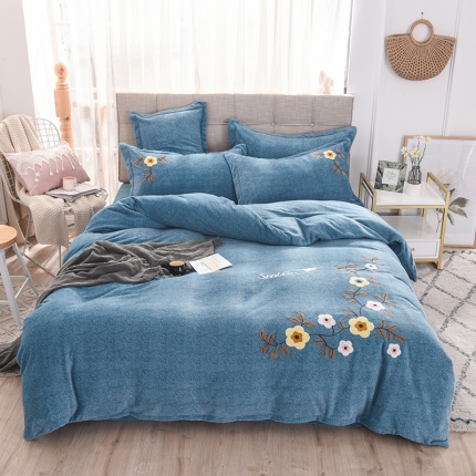 91家纺网 家纺一手货源 找家纺 （总）梵克保罗 2020新款牛奶绒宝宝绒毛巾绣四件套