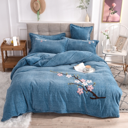 91家纺网 家纺一手货源 找家纺 （总）梵克保罗 2020新款牛奶绒宝宝绒毛巾绣四件套