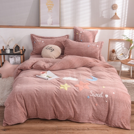 91家纺网 家纺一手货源 找家纺 （总）梵克保罗 2020新款牛奶绒宝宝绒毛巾绣四件套