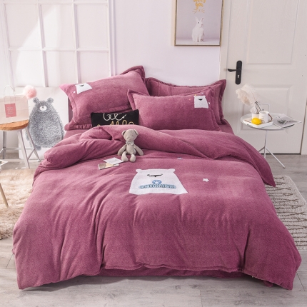 91家纺网 家纺一手货源 找家纺 （总）梵克保罗 2020新款牛奶绒宝宝绒毛巾绣四件套