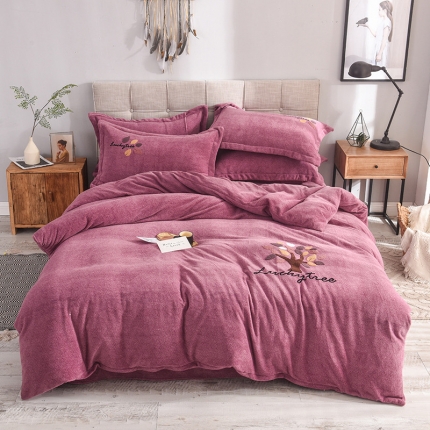 91家纺网 家纺一手货源 找家纺 （总）梵克保罗 2020新款牛奶绒宝宝绒毛巾绣四件套