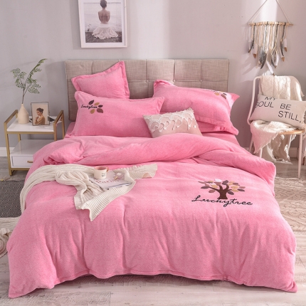 91家纺网 家纺一手货源 找家纺 （总）梵克保罗 2020新款牛奶绒宝宝绒毛巾绣四件套