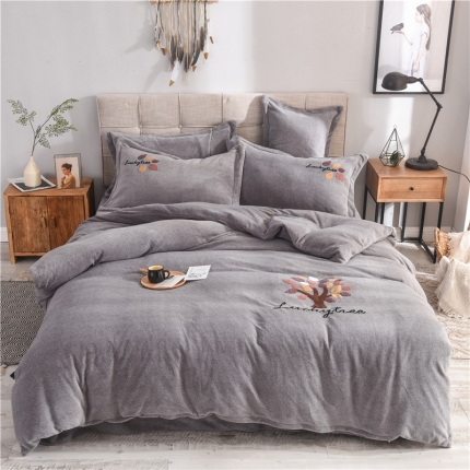 91家纺网 家纺一手货源 找家纺 （总）梵克保罗 2020新款牛奶绒宝宝绒毛巾绣四件套