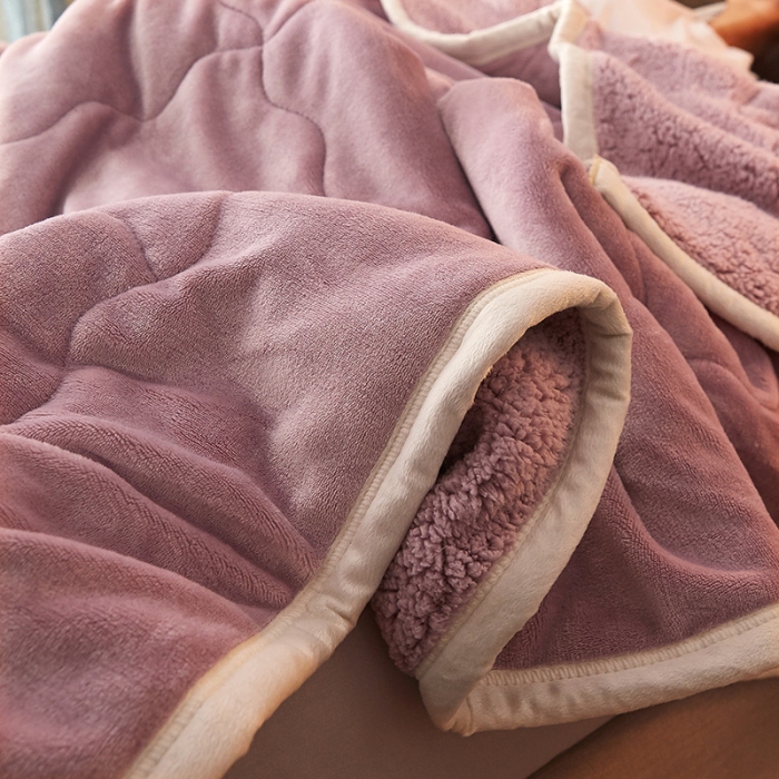 91家纺网 家纺一手货源 找家纺 温宁家纺 三层夹棉法莱绒+羊羔绒夹棉毛毯 豆沙
