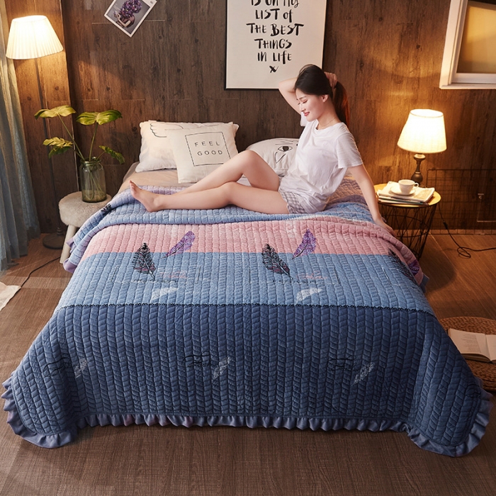 91家纺网 家纺一手货源 找家纺 温宁家纺 水晶绒水洗棉床盖 孔雀羽