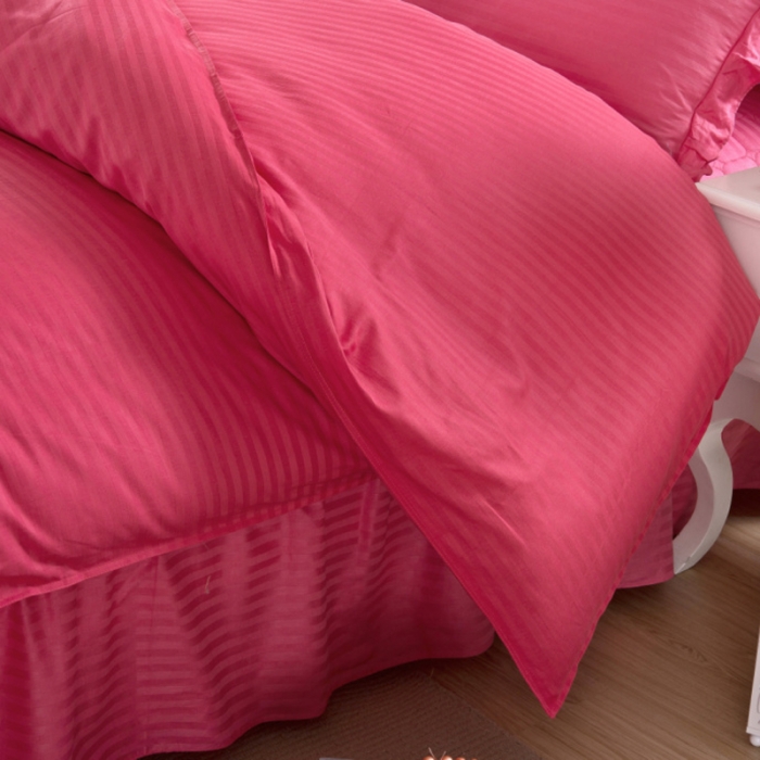 91家纺网 家纺一手货源 找家纺 （总）爱妮玖玖 2019全棉纯色段条夹棉床罩四件套