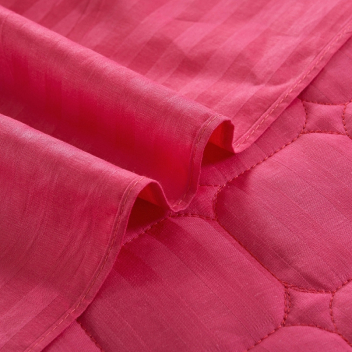 91家纺网 家纺一手货源 找家纺 （总）爱妮玖玖 2019全棉纯色段条夹棉床罩四件套