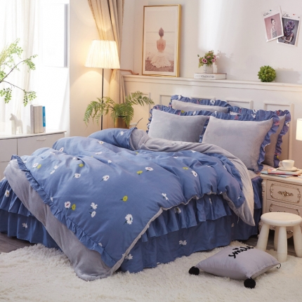 91家纺网 家纺一手货源 找家纺 铠畅 2019韩版法莱绒床裙四件套 小菊花