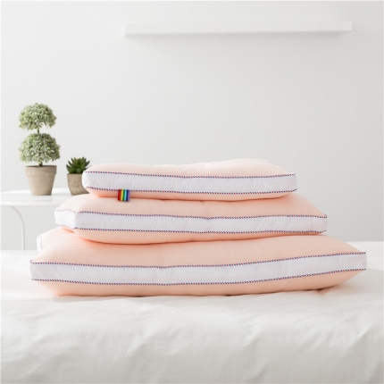 91家纺网 家纺一手货源 找家纺 境月 华夫格枕系列羽丝绒成人枕-粉