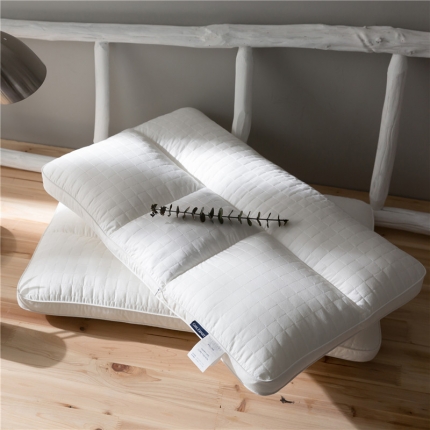 91家纺网 家纺一手货源 找家纺 境月枕芯 2018新款枕头枕芯定型枕酒店枕汉方草本四区护睡枕