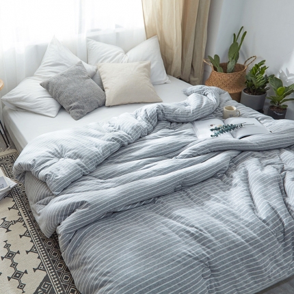 91家纺网 家纺一手货源 找家纺 寐眠家纺 简约针织冬被 麻灰细条