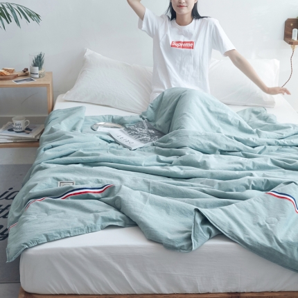 91家纺网 家纺一手货源 找家纺 （总）寐眠家纺 2018新款水洗棉织带款夏被