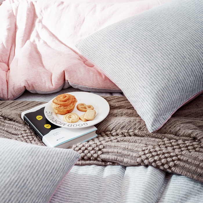 91家纺网 家纺一手货源 找家纺 寐眠 2021新款天竺棉针织棉春秋被冬被 粉灰细条2