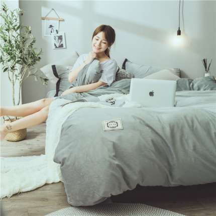 91家纺网 家纺一手货源 找家纺 菊上家纺 2019-秋冬保暖水晶绒牛奶绒纯色风四件套床单床笠