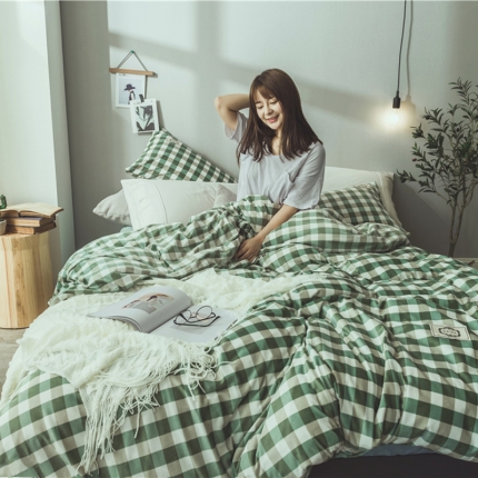 91家纺网 家纺一手货源 找家纺 菊上家纺 2018-秋冬保暖绒-条格风四件套床单款 豆绿