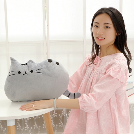 91家纺网 家纺一手货源 找家纺 仟亿莱 饼干猫暖手抱枕 灰色