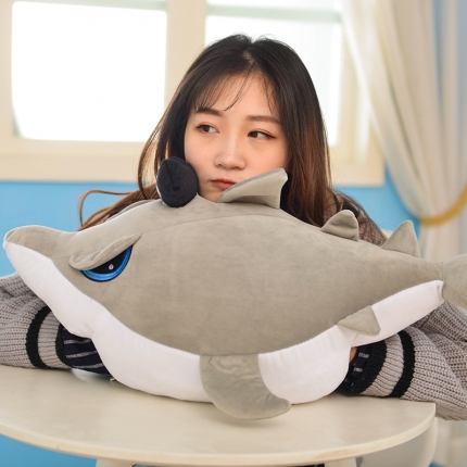 (总)仟亿莱 鲨鱼三合一抱枕毯